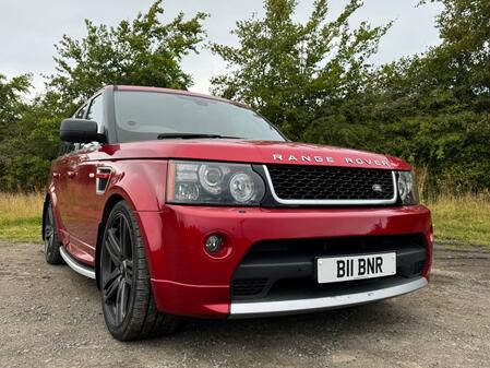 LAND ROVER RANGE ROVER SPORT 3.0 SD V6 HSE Red